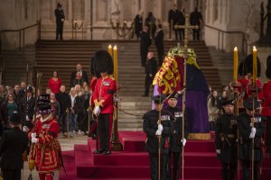 Elizabeth Kraliçe 2. için resmi cenaze töreni düzenlendi
