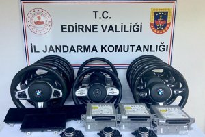 Kapıkule'de Türkiye'ye kaçak yolla sokulmak istenen lüks otomobil parçaları ele geçirildi