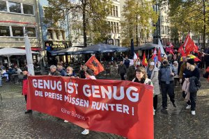 Artan fiyatlar ve hayat pahalılığı Köln'de protesto edildi
