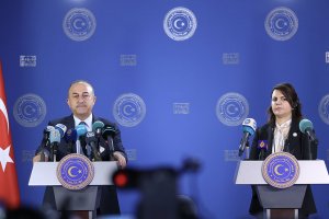 Bakan Çavuşoğlu, Libyalı mevkidaşı Menguş ile ortak basın toplantısı