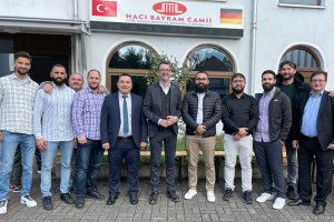 Alman İçişleri Bakanı Hacı Bayram Camii’ni ziyaret etti