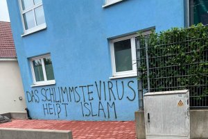 Offenburg’da camiye İslam düşmanlığı içeren çirkin saldırı