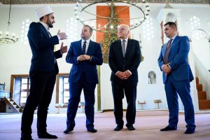 Cumhurbaşkanı Steinmeier, Arnavutluk'ta Hünkar Camii ziyaret etti