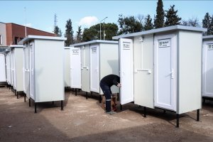 Bursa'dan deprem bölgesine seyyar tuvalet ve duş kabinleri gönderildi