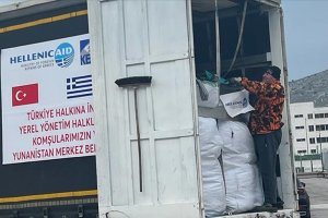 Yunan halkının Türkiye'deki depremzedeler yardım malzemesi yola çıktı