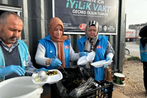 DİTİB gönüllü kadın birlikleri afet bölgelerinde yardım çalışmaları sürüyor