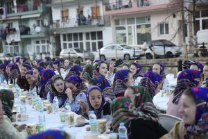 İskeçe'de toplu iftar geleneğini yaşanıyor
