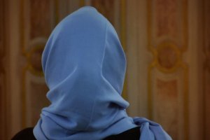  Almanya'nın başkenti Berlin'de başörtülü Müslüman bir kadın saldırıya uğradığı 