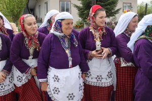  Batı Trakya’da Türk kadınları, Osmanlı döneminden kalma kıyafetleri yaşatmaya çalışıyor