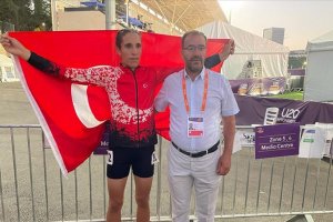 Milli atlet Dilek Koçak,1500 metre yarışında Avrupa Şampiyonu oldu