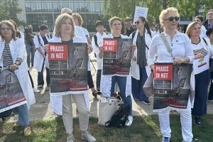 Almanya’da doktorlar, hükümetin sağlık politikasını protesto etti