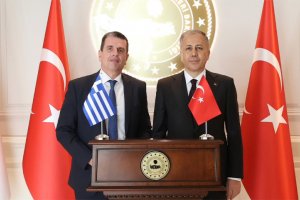 Türk ve Yunan bakanlar Ankara’da göç konusunu görüştüler