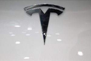 Tesla, 2 milyon aracını geri çağırıyor