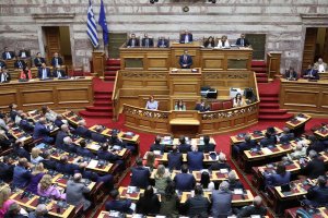 Yunanistan'da Eşcinsel evlilikleri için yasa meclisten geçti