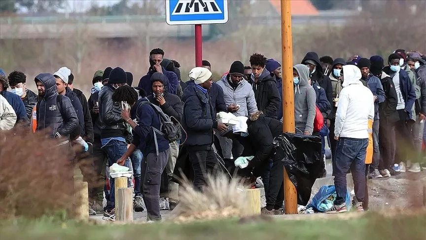 Fransa'nın Calais kentinde yaşam mücadelesi veren Sudanlı düzensiz göçmen İbrahim,