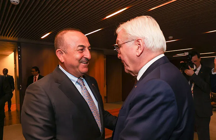 Bakan Çavuşoğlu, Brezilya’da Almanya Cumhurbaşkanı Steinmeier ile görüştü Bakan Çavuşoğlu, Brezilya'da Almanya Cumhurbaşkanı Steinmeier ile görüştü
