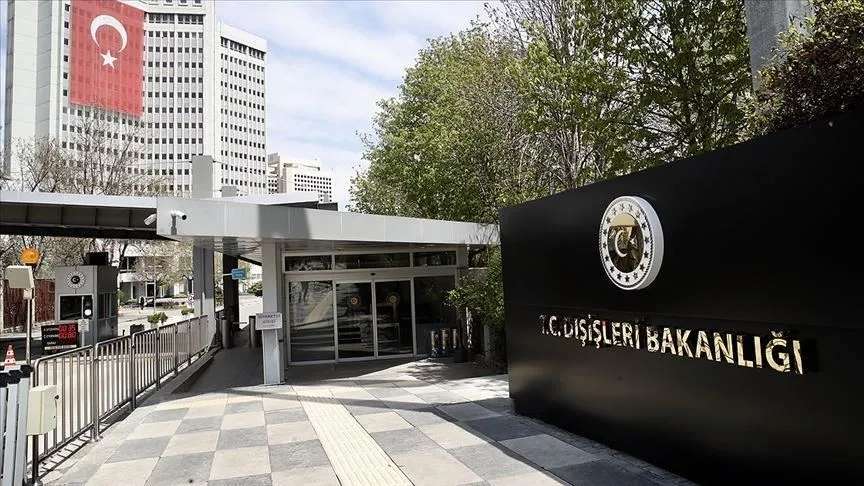 "Lozan Barış Antlaşması hükümleri gereği, Azınlığın kendi okullarını kurma, idare