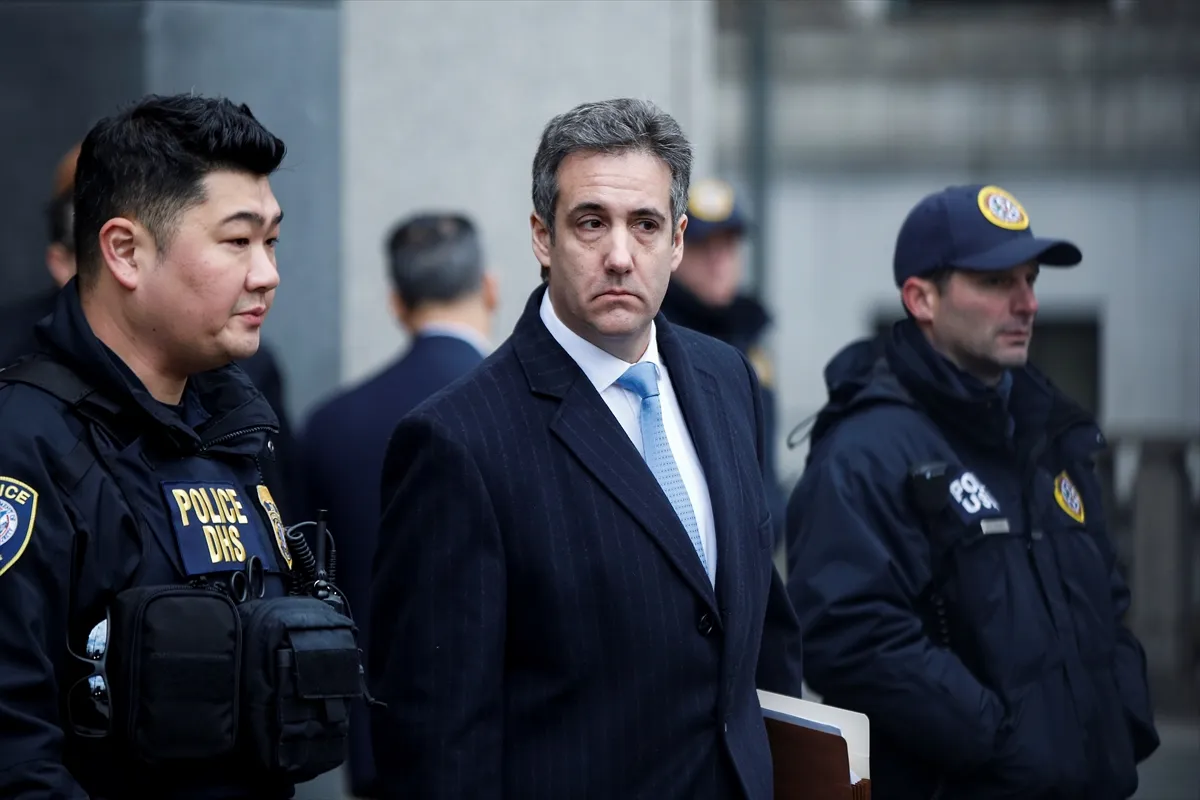 Trump'ın eski avukatı Cohen'e 3 yıl hapis cezası   Cohen,