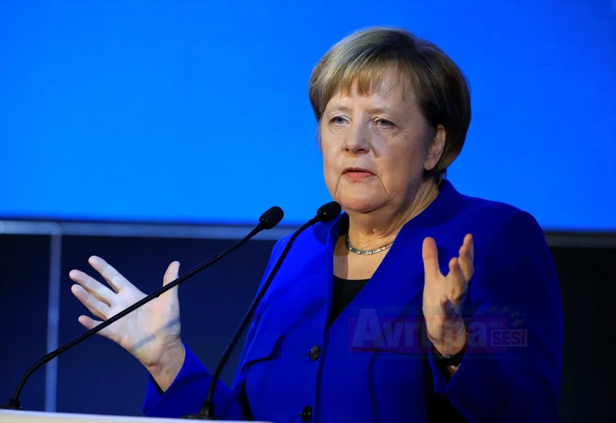   Almanya Başbakanı Angela Merkel, İsrail Başbakanı Binyamin Netanyahu ile