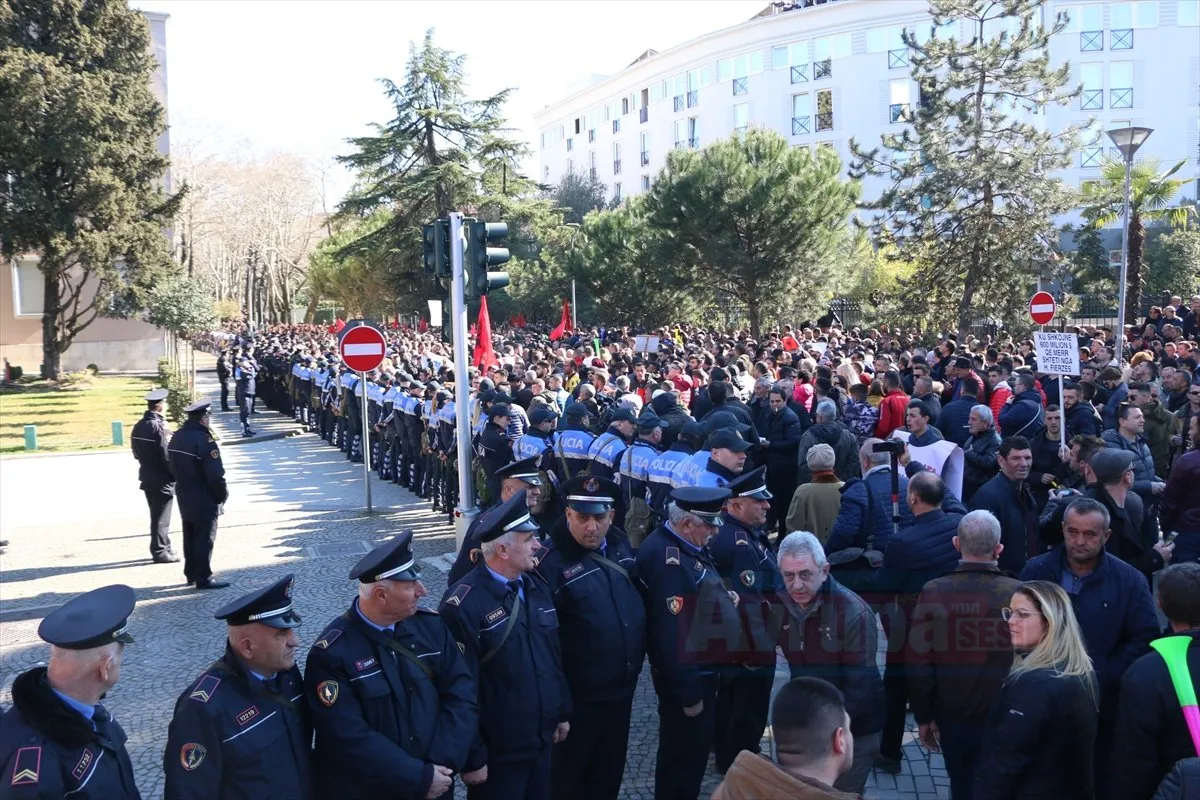 TİRAN

