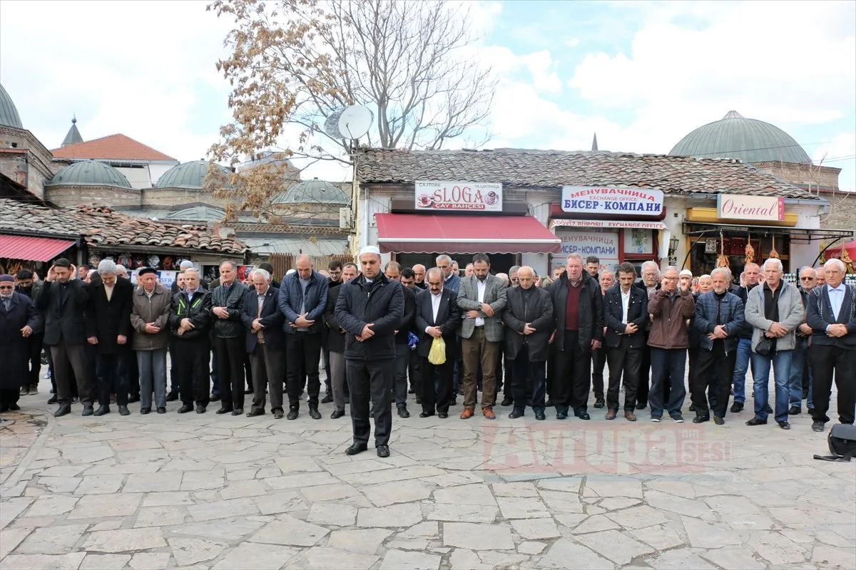 ÜSKÜP   Terör saldırısında hayatını kaybedenler için Kuzey Makedonya'nın başkenti