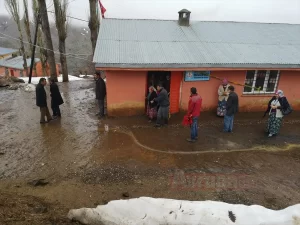 MALATYA – AYDIN    Pütürge ilçesinde oy verme işlemleri sırasında