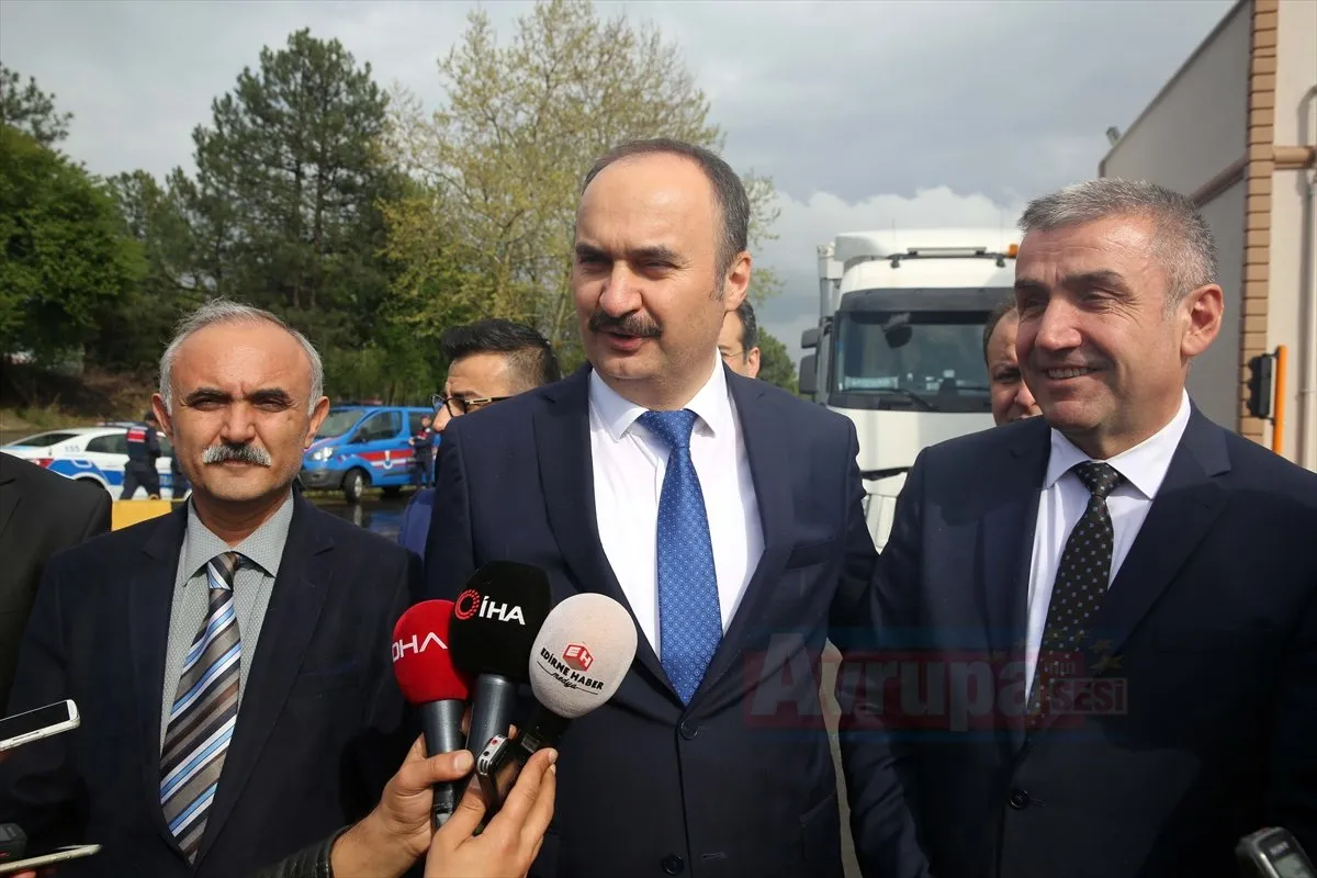     Kapıkule Sınır Kapısı'nda oluşan tır kuyruklarını sona erdirmek