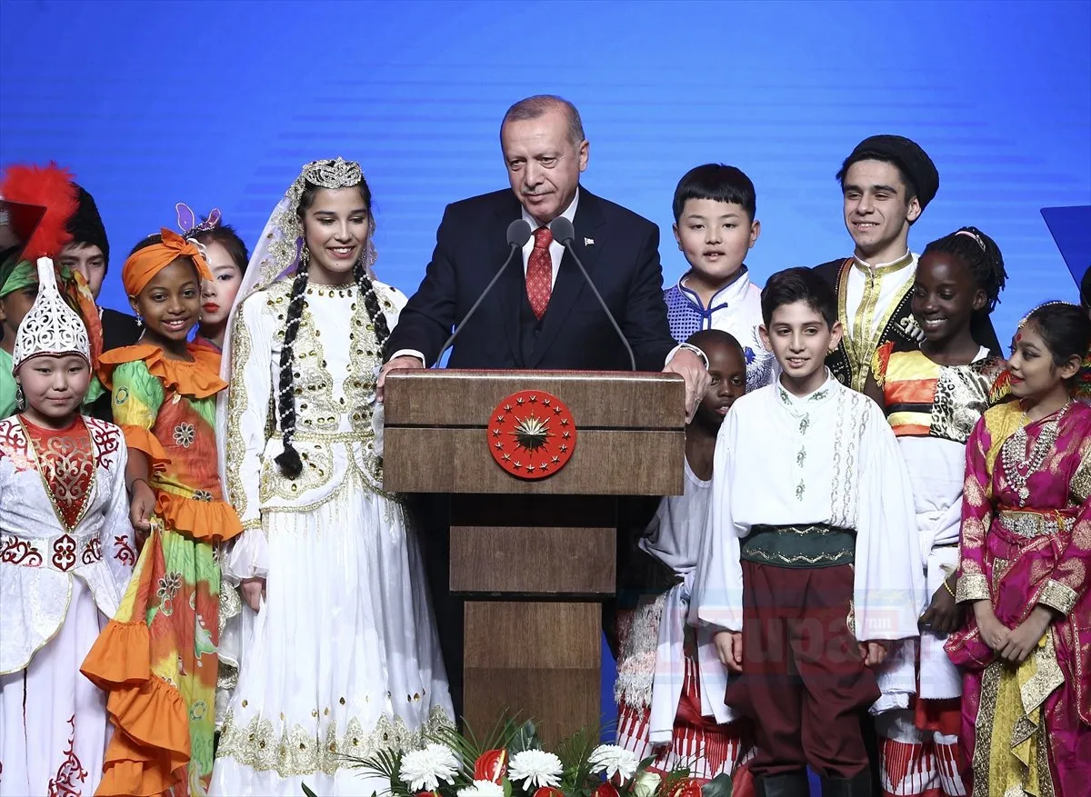   Cumhurbaşkanı Erdoğan, TRT 23 Nisan Gala Programı'nda konuştu. Çocuklara