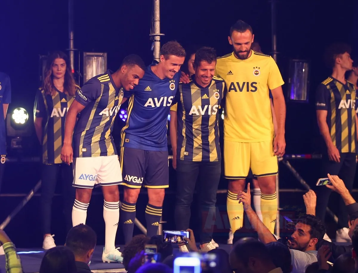 Sarı-lacivertli takımın, 2019-2020 sezonunda giyeceği formaların tanıtımı için gece düzenlendi