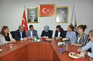 "Yunanistan'ın yaptığı aslında hukuk dışıdır. Ülkesinde savaş tehlikesi bulunan bir