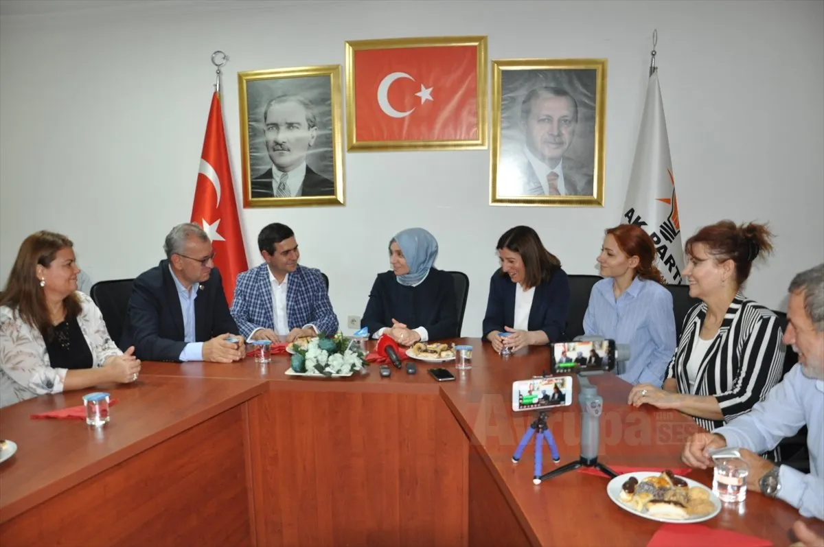 "Yunanistan'ın yaptığı aslında hukuk dışıdır. Ülkesinde savaş tehlikesi bulunan bir