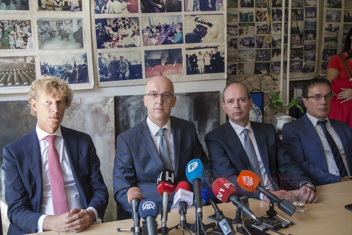 Bosna Hersek'teki Srebrenitsa ve Zepa Anneleri Derneği, Srebrenitsa Soykırımı sırasında