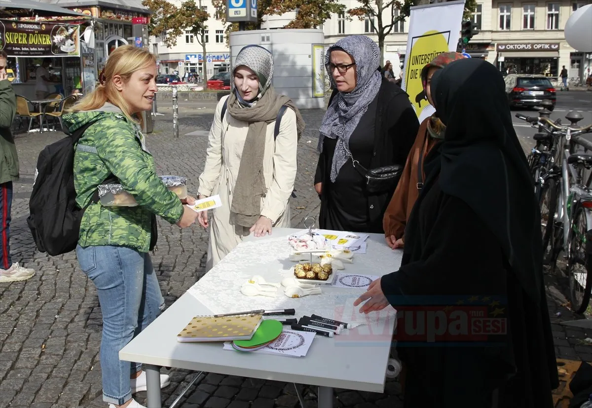 Almanya'da, İslamofobi ve ayırımcılığa dikkati çekmek için 23 kentte stant