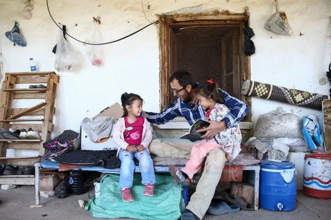 Antalya'da Akdeniz Üniversitesi Edebiyat Fakültesi Türk Dili ve Edebiyat Bölümünden