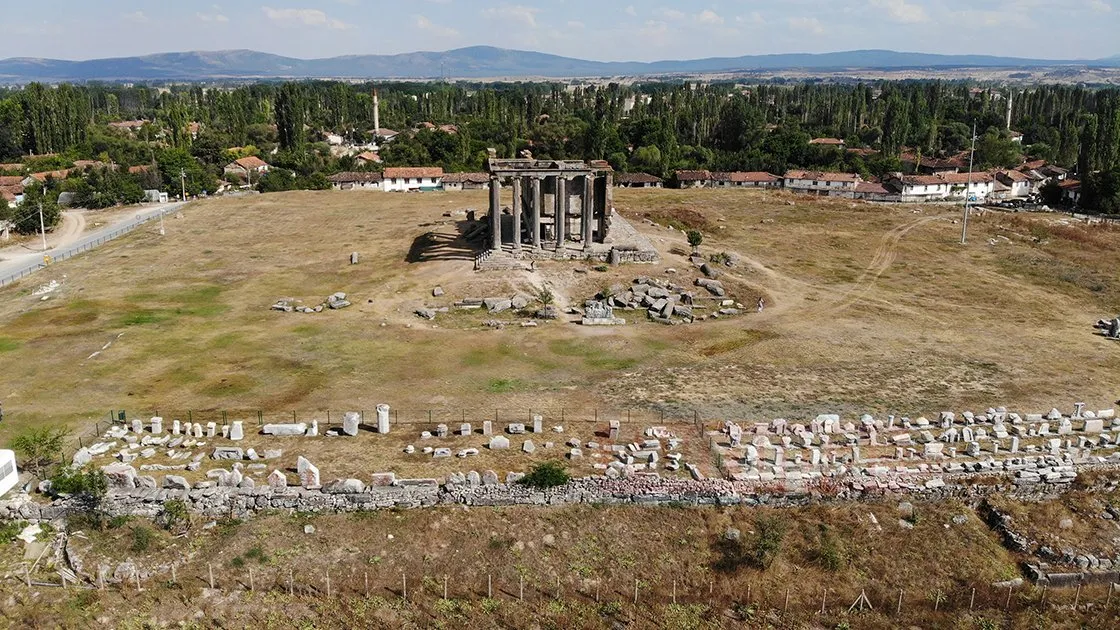 Aizanoi Antik Kenti'nde yürütülen kazılarda bulunan ve envanteri çıkarılan Roma
