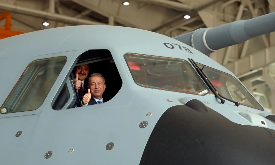 Milli Savunma Bakanı Hulusi Akar, Sanayi ve Teknoloji Bakanı Mustafa
