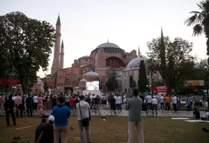 Türkiye'nin ve dünyanın dört bir yanından ziyaretçilerini ağırlayan Ayasofya-i Kebir