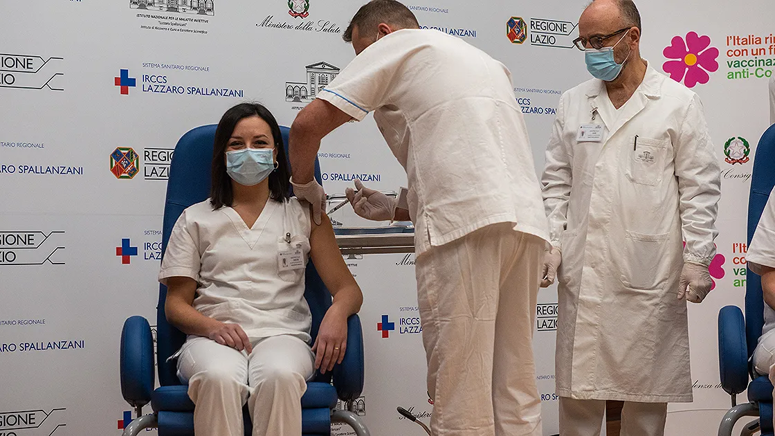 Avusturya’da Viyana Tıp Üniversitesinde önceden belirlenen 5 kişiye ilk yeni