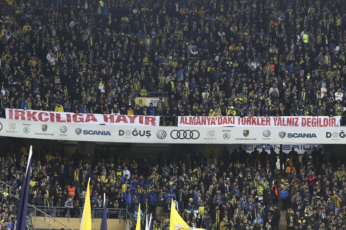 Galatasaray ile Fenerbahçe arasında oynanan dev derbi öncesi futbolcular önemli