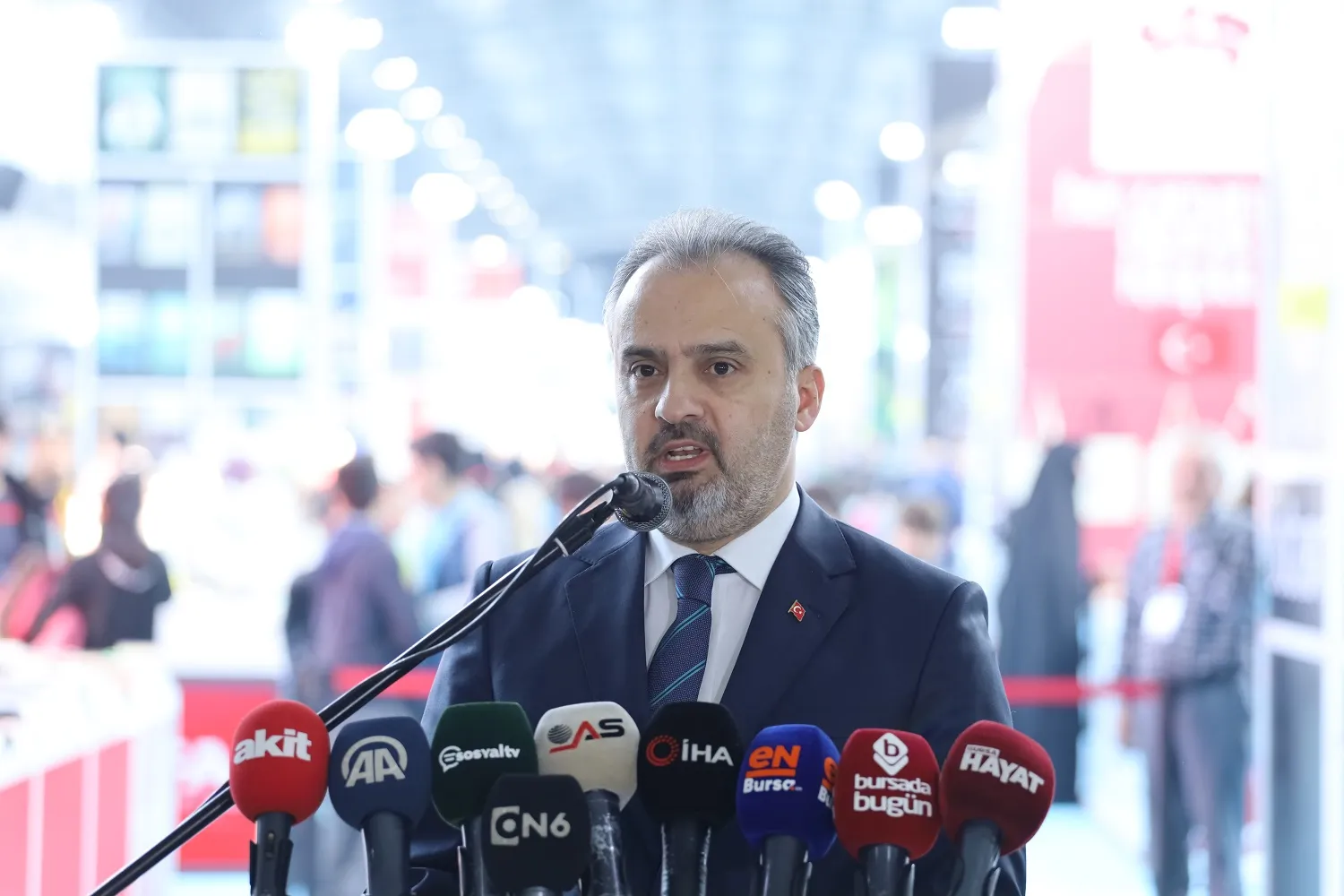 Büyükşehir Belediyesi tarafından ilk kez düzenlenen ve 125 yayınevi, 200