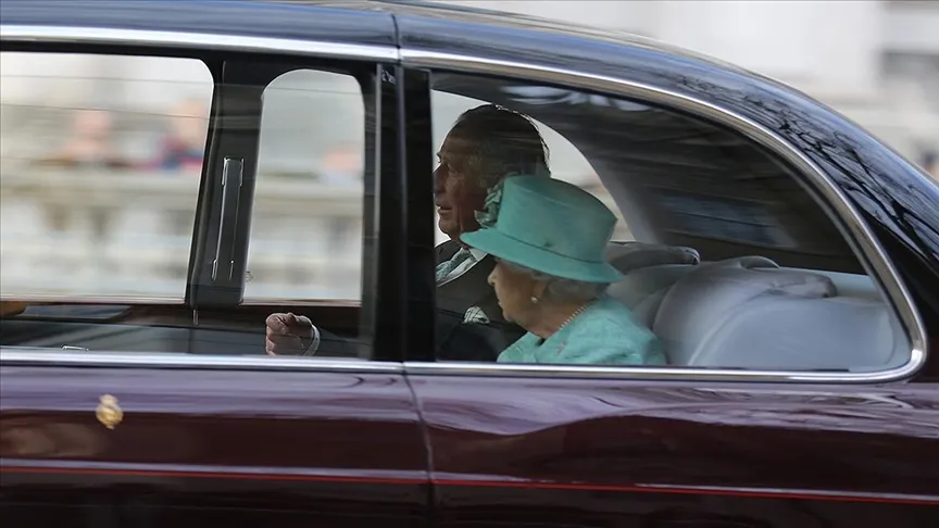 İngiltere Kraliçesi 2. Elizabeth'in ölümünün ardından 73 yaşındaki oğlu Charles