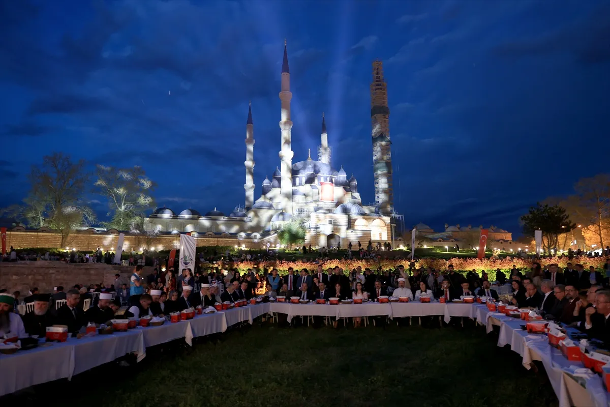 Diyanet İşleri Başkanı Ali Erbaş: "Bizim medeniyetimiz inançları, kültürleri, renkleri