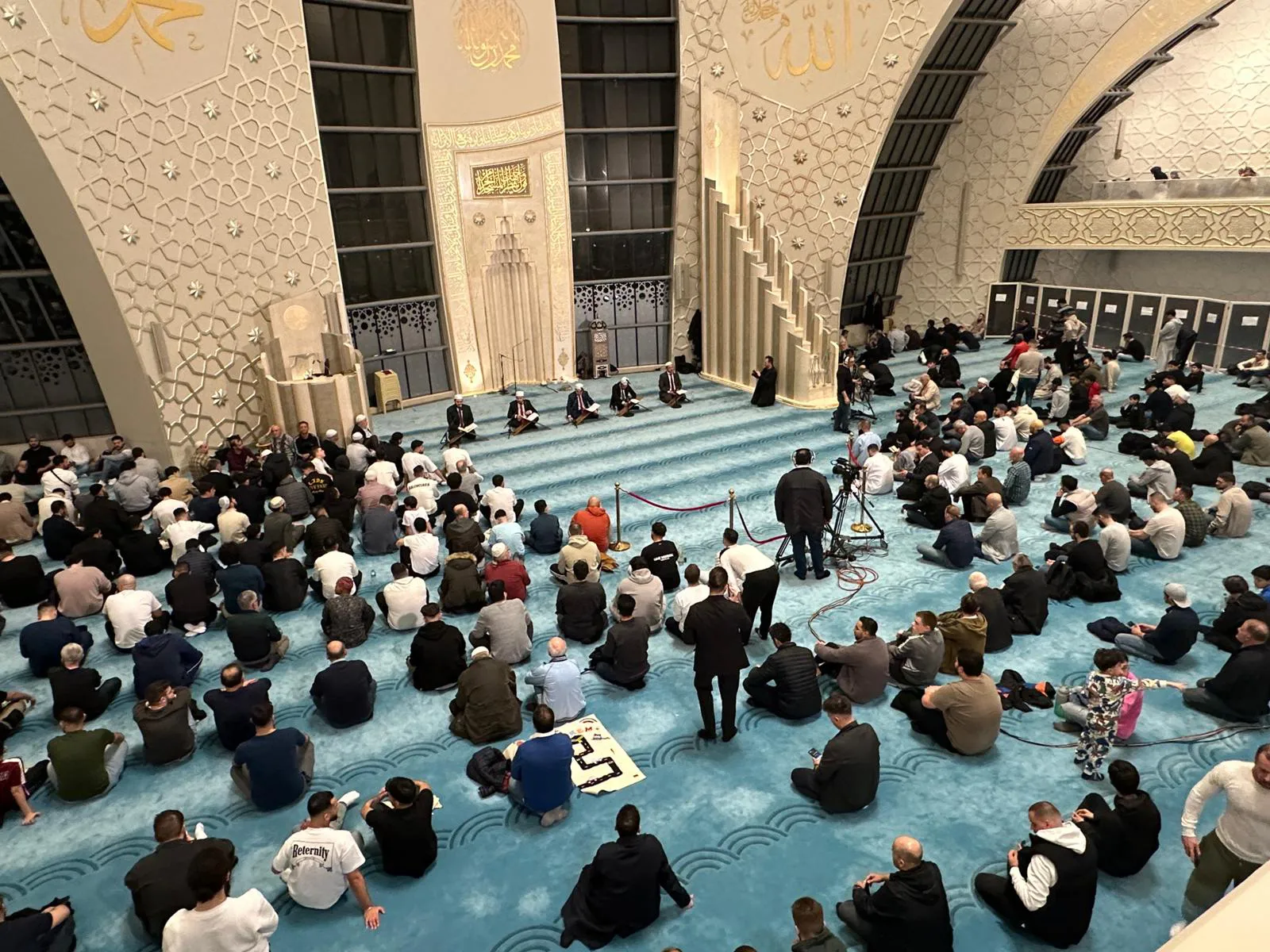 Kur’an-ı Kerim’in indirilmeye başlandığı, sema kapılarının açıldığı, dua ve tövbelerin