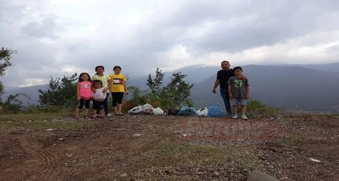 Yaz tatili için Almanya'dan memleketi Karabük'e gelen gurbetçinin çocukları ile