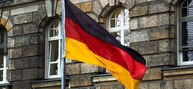 Alman hükümeti, 15 Temmuz sonrası Türkiye'den 35 diplomatik pasaport sahibinin,