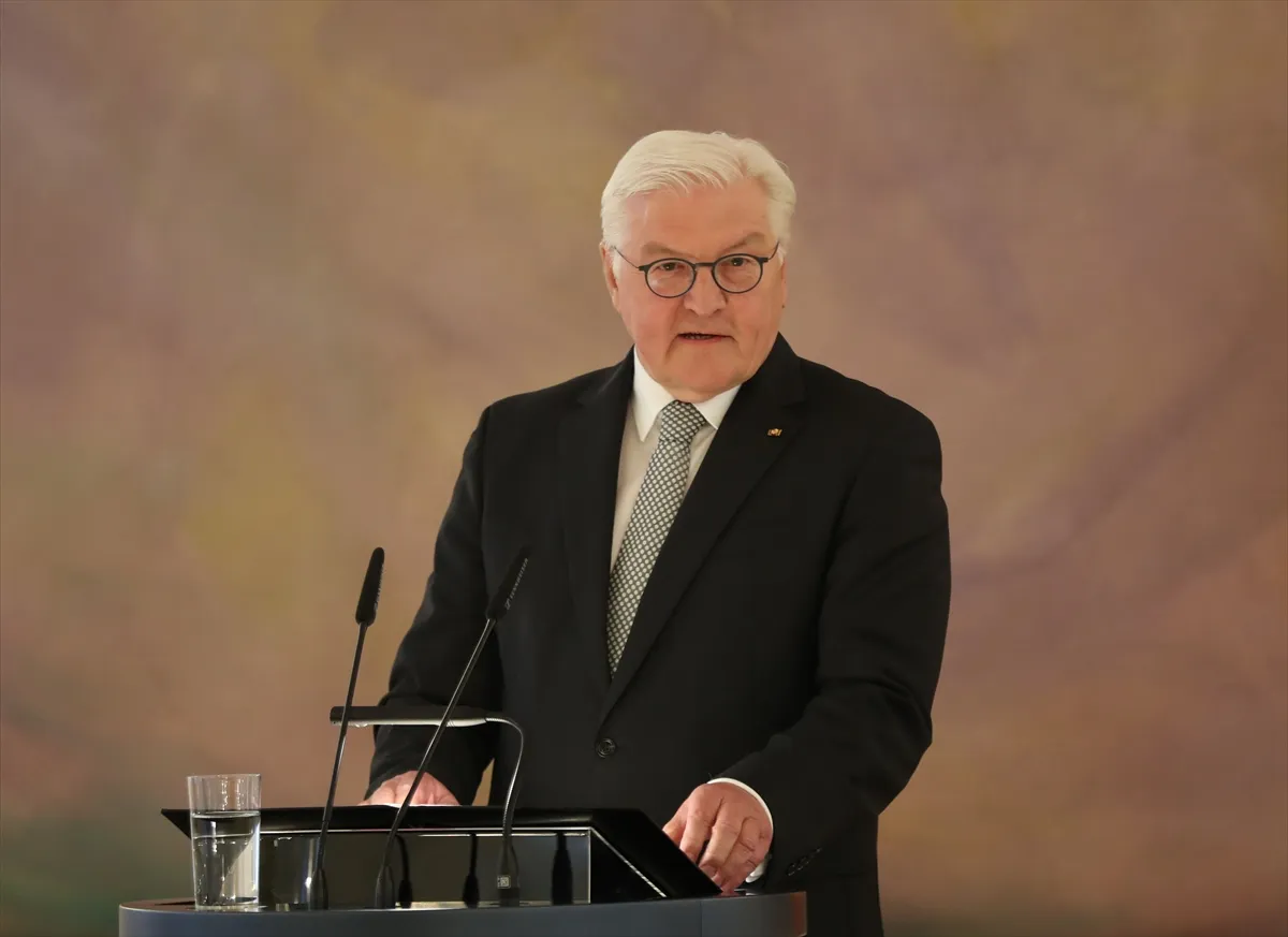 Eski Almanya Başbakanı Angela Merkel, Almanya'nın en yüksek üstün hizmet