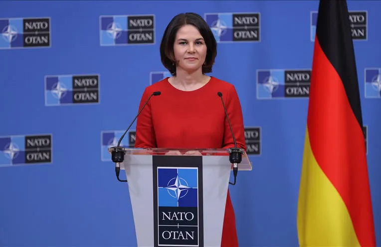 Almanya Dışişleri Bakanı Annalena Baerbock, Finlandiya ve İsveç için NATO'nun