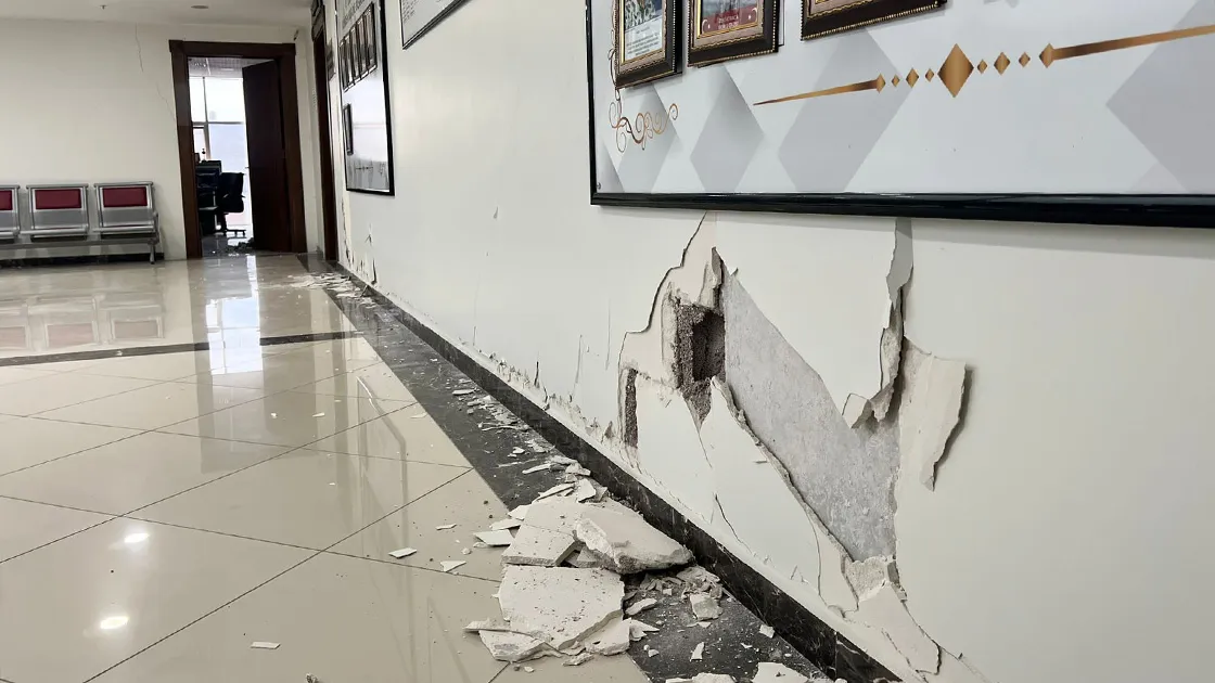 Düzce'de meydana gelen 5,9 büyüklüğündeki deprem, Cumayeri ilçesinde kaymakamlık ve