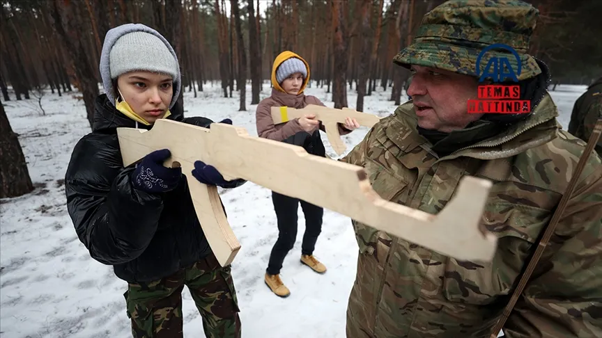 Desnianskiy Bölgesel Savunma Batalyonu, Kiev Savunma Karargahı ve bazı Ukraynalı