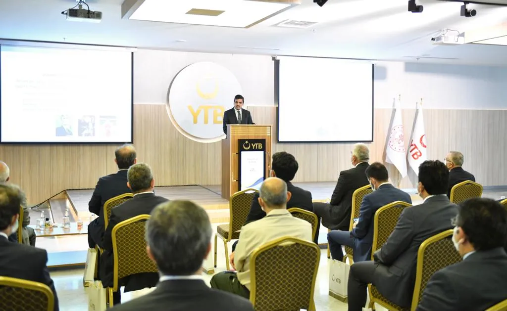 Yurtdışı Türkler ve Akraba Topluluklar Başkanlığı (YTB) koordinasyonunda, Türkiye'deki kamu